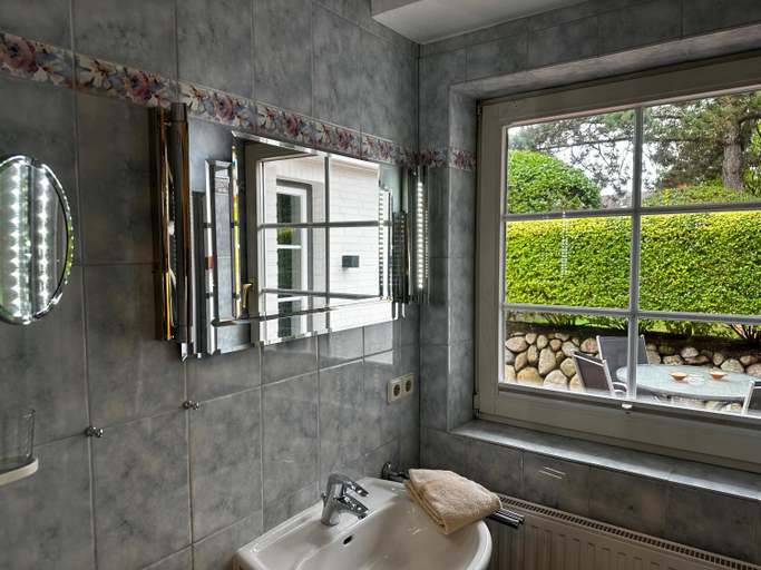Bathroom 2, Meer-Lust-Sylt sea cottage, Nordfriesland