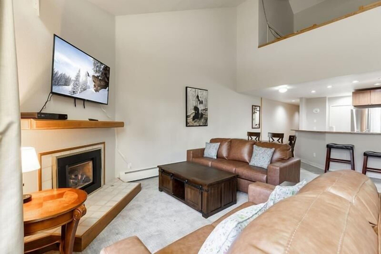Interior, 17 Vail Road 3 Bedroom Condo by RedAwning, Eagle