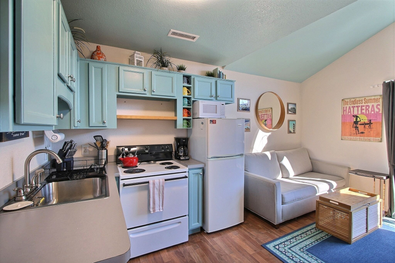 Interior, 4 Carolina Lady Studio Bedroom Condo by RedAwning, Dare