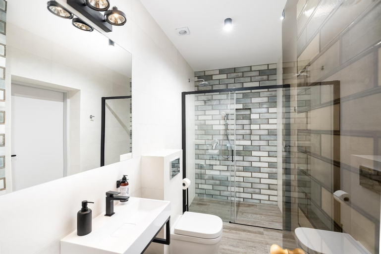 Bathroom 4