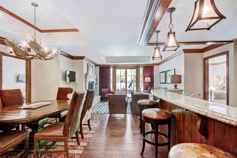 Private kitchen 5, Exclusive 2BR Ritz-Carlton w Mountain Rustic Décor by RedAwning - Save 20% on 7+ Nights!, Eagle