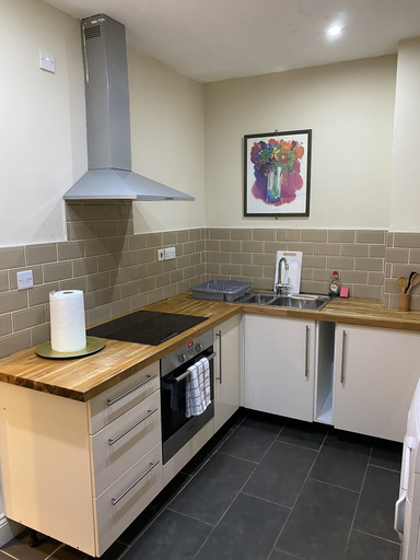 Others 5, Spacious 3-bed Apartment in Central London, London