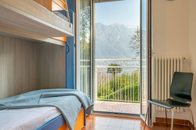 Room 3, Charming 4-bed Apartment -lake Views & Balconies, Lecco