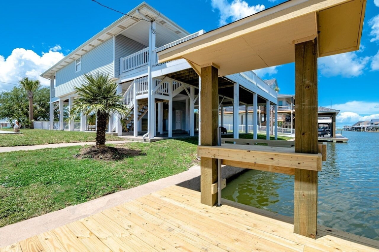 Property grounds 5, Bolivar Slam 3 Bedroom Home by RedAwning, Galveston