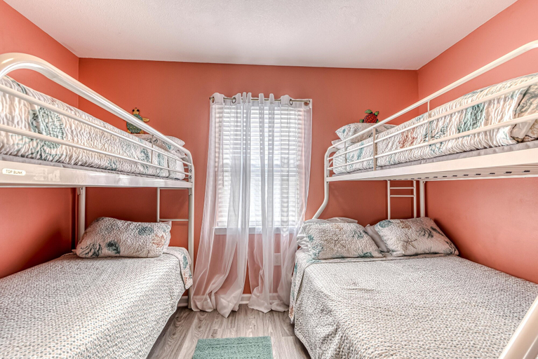 Room 4, Alabama Sands Unit 2 2 Bedroom Condo by RedAwning, Baldwin