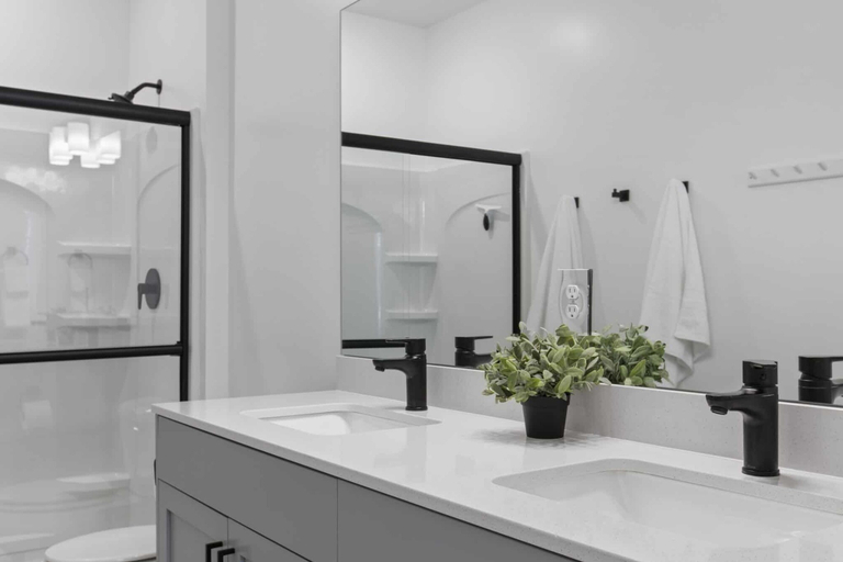 Bathroom 4, The Hangout at Desert Color #94 by RedAwning, Washington