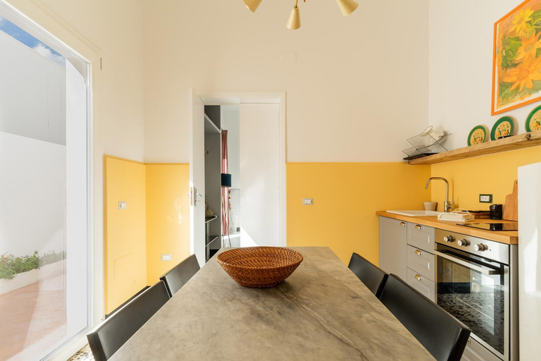 Others 2, LE CASE camera doppia con bagno privato e terrazza, Lecce