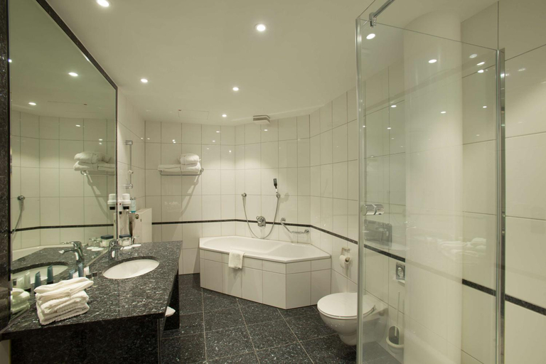 Bathroom 5, ATLANTIC Hotel Airport, Bremen