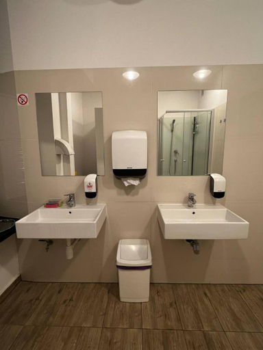 Bathroom 2, Aleja "Solidarnosci", Warsaw