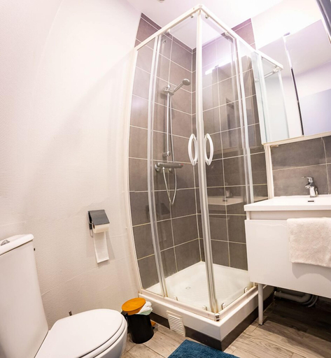 Bathroom 5, Résidence Hera Paris Orly Aéroport, Val-de-Marne