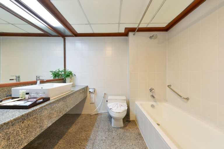 Bathroom 9