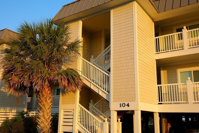 Exterior 5, Next 2 Paradise-203 2 Bedroom Condo by RedAwning, Brunswick