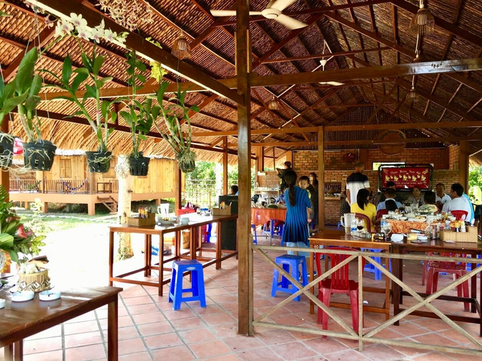 Food & Drinks 2, Ap Nhon Loc Bungalows, Ninh Kiều