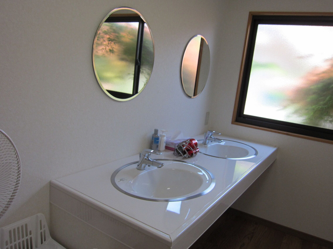 Bathroom 4, Ryokan Matsukaze, Matsumoto