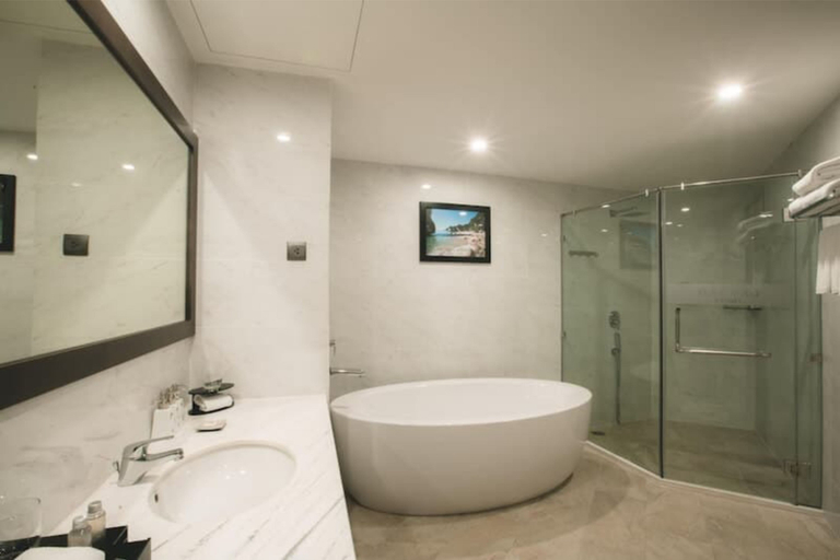 Bathroom 5, The Malibu Hotel, Vũng Tàu