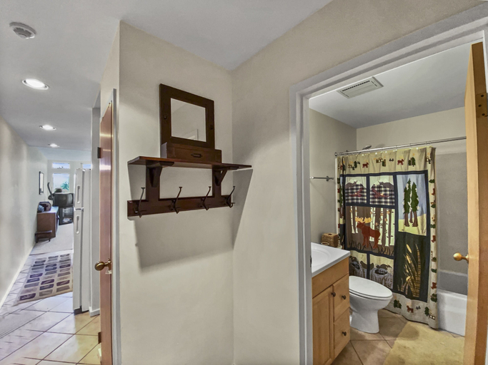 Others 5, 208 Village Gate Studio Bedroom Condo by RedAwning, Washington