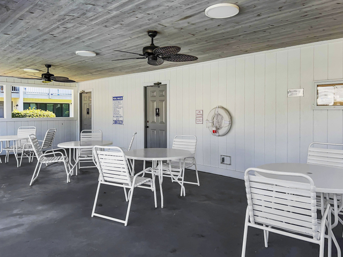 Food & Drinks, Hidden Beach Villas - 111 - Studio villa by RedAwning, Walton