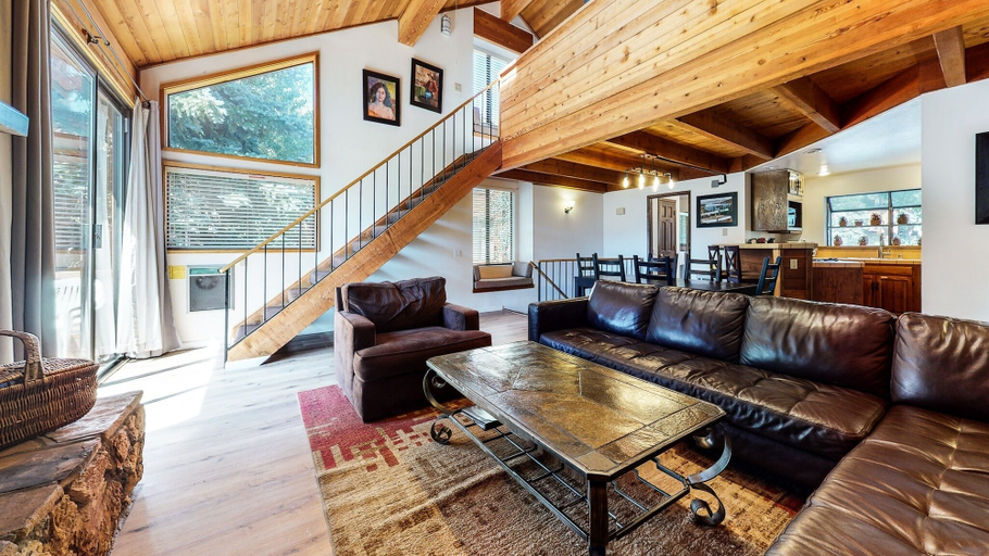 Living area 4, Snowflower 20 Pet-Friendly, Spacious Corner Unit With Great Complex Amenities by RedAwning, Mono