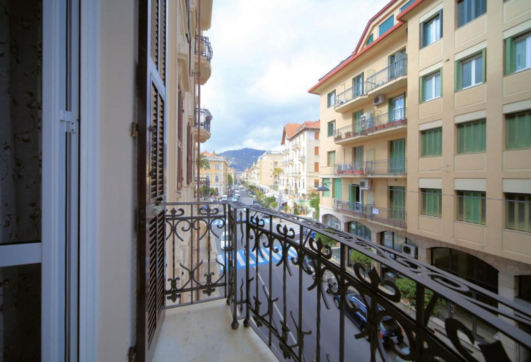 Others 5, Hanbury 10 in Alassio, Savona