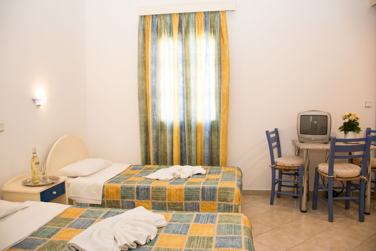 Bedroom 4, Uncle George Holiday Apts, Crete