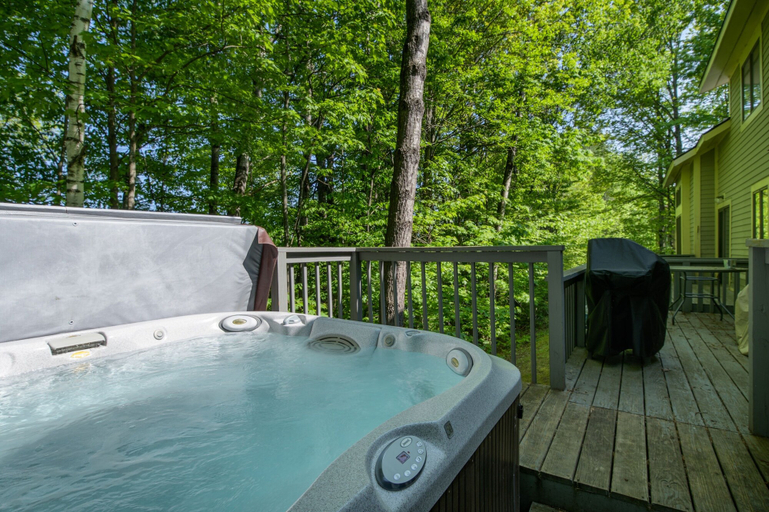 Sport & Beauty 5, Okemo Westwood Condo 3 Bedroom Condo by RedAwning, Windsor