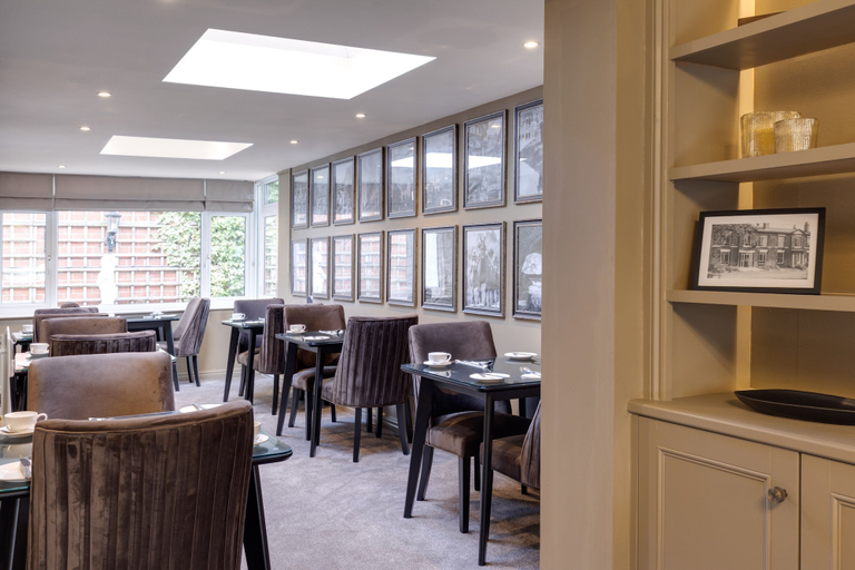 Food & Drinks 4, Stone Villa, Cheshire West and Chester
