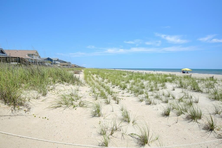 Beach 4, Summer Sandcastle 5 Bedroom Home by RedAwning, Brunswick