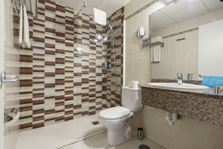 Bathroom, AluaSun Lago Park, Baleares