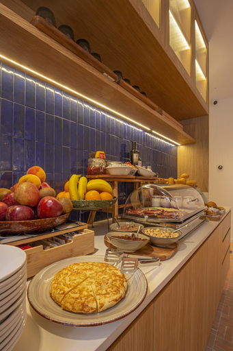 Food & Drinks 5, Port Plaza Apartments, Tarragona