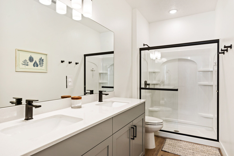 Bathroom 4, Jbyrd's Place #86 by RedAwning, Washington