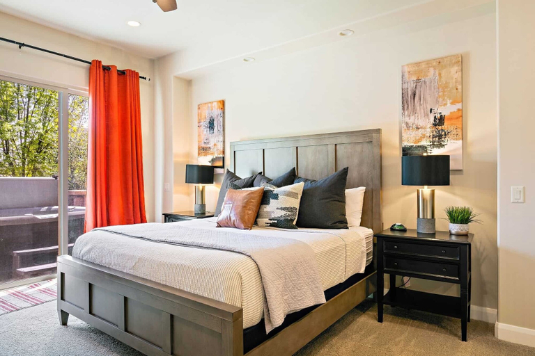 Bedroom 5, Red Cliffs by RedAwning, Washington