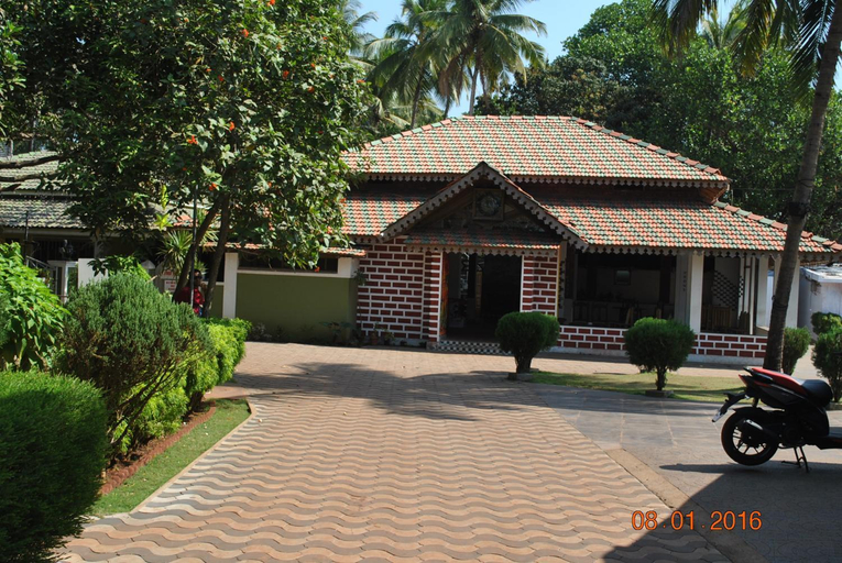 Entrance 2, Hill Top Goa Lodge, North Goa