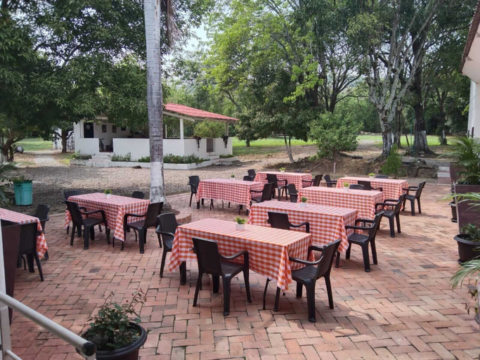 Food & Drinks 5, Arizona Ranch Hotel, Girardot