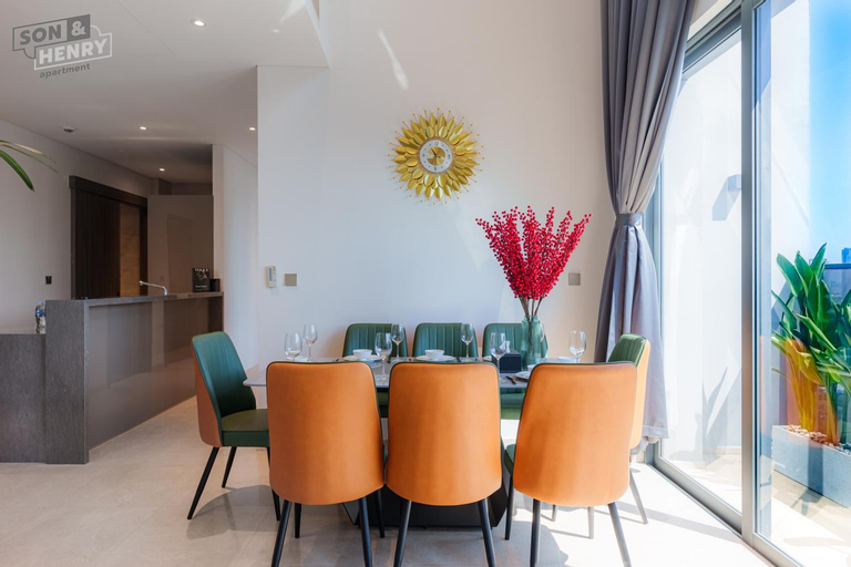 Dining Room 8