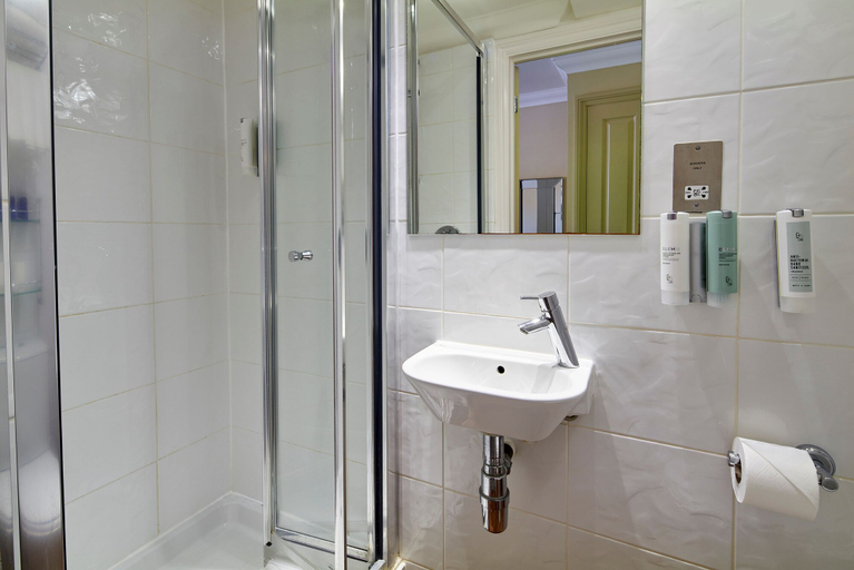 Bathroom 3, Mandolay Hotel Guildford, Surrey
