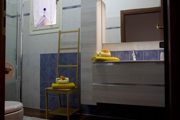 Bathroom 2, Appartamento Mandiri, Florence