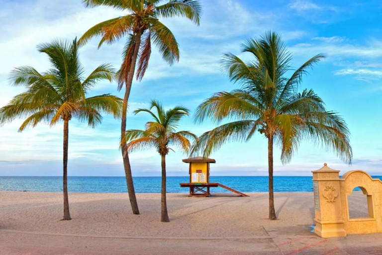 Luxury Two Bed Two Bath Beach Resort Condo 35 USD resort fee per day, Broward