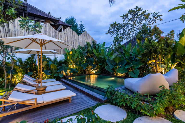 Swimming Pool 28