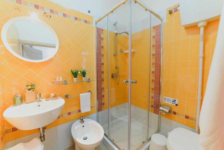Bathroom 5, Bellini Home B&B, Catania