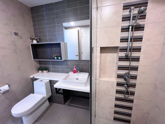 Bathroom 12