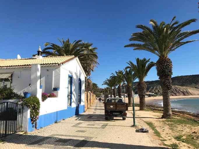 Exterior & Views 2, Captivating 2-bed Apartment in Praia da Luz, Lagos