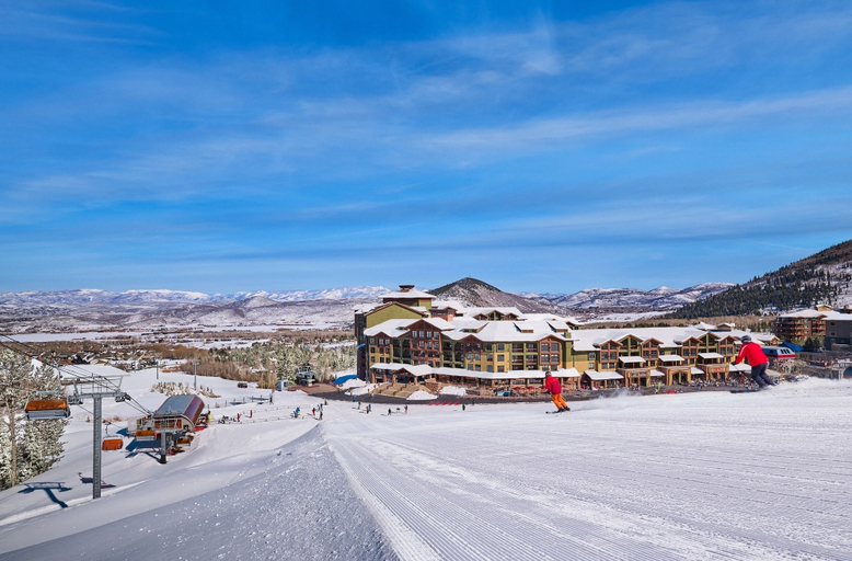 Exterior 4, Studio Steps to Red Pine Gondola & Canyons Village by RedAwning, Summit