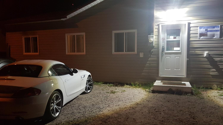 Exterior & Views