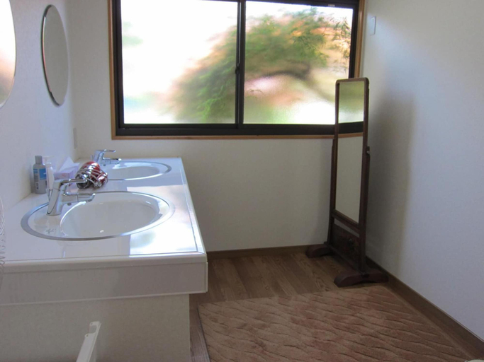 Bathroom 4, Ryokan Matsukaze, Matsumoto