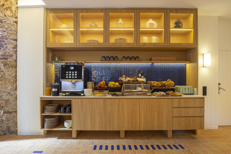 Food & Drinks 5, Port Plaza Apartments, Tarragona