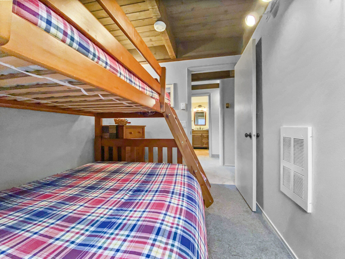Room 5, Breckenridge Spacious Mill Run 5 Townhouse by RedAwning, Summit