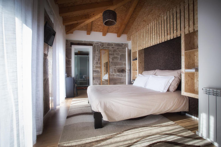 Others 5, Casa da Feira, Ourense