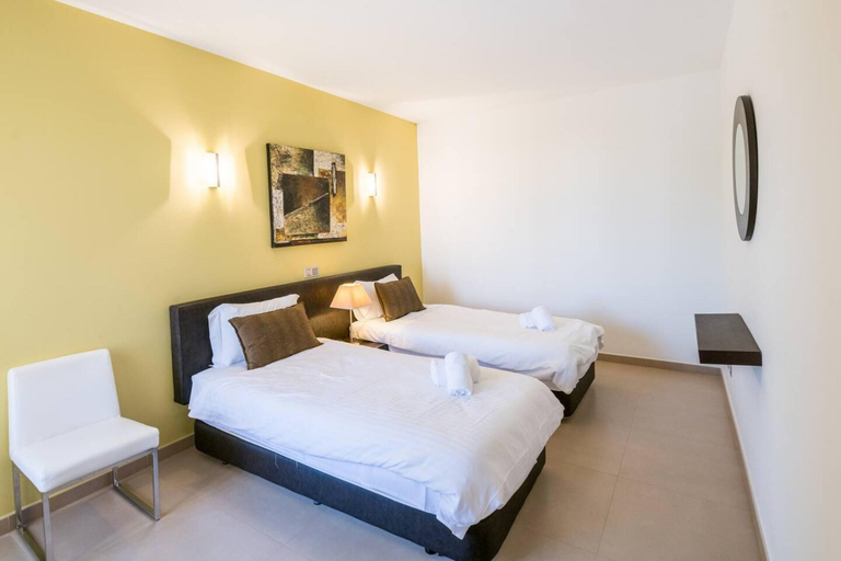 Bedroom 3, Captivating 2-bed Apartment in Praia da Luz, Lagos
