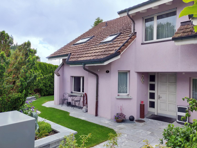 Exterior 4