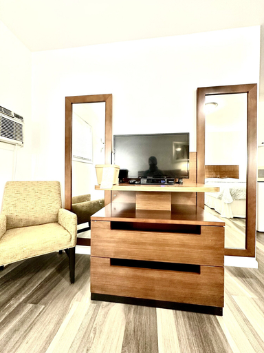 Others 5, Crown Inn & Suites, Allegany